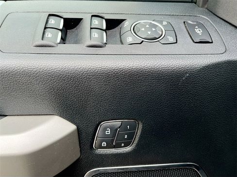 Used 2019 Ford F250 Lariat w/ Lariat Ultimate Package image 17