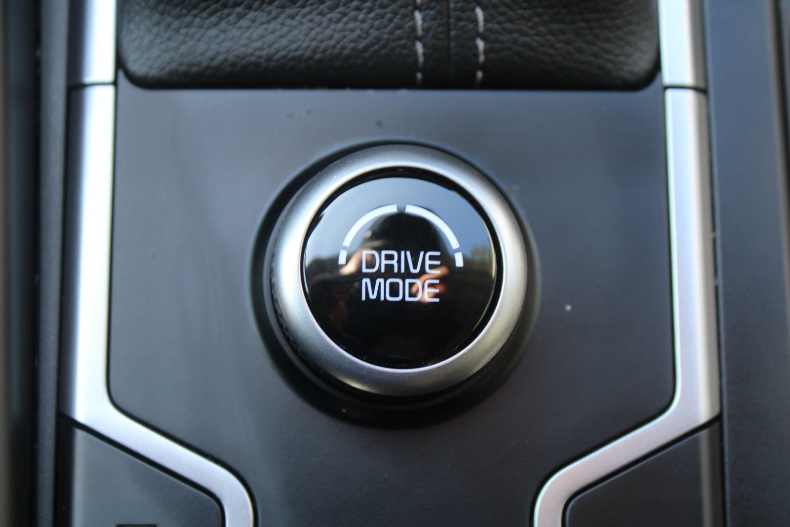 Certified 2023 Kia Sorento LX FWD image 34