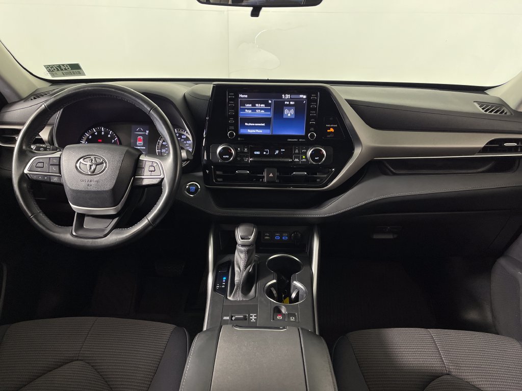 Certified 2022 Toyota Highlander LE FWD image 14