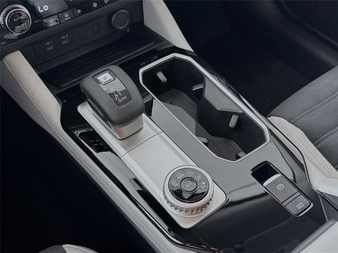 New 2026 Mitsubishi Outlander SE FWD image 16