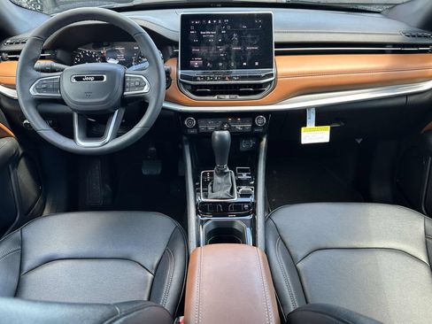 Used 2024 Jeep Compass Limited AWD/4WD image 14