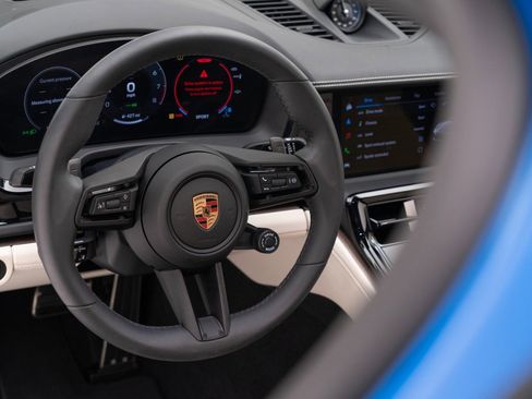 Used 2025 Porsche Panamera 4S image 21