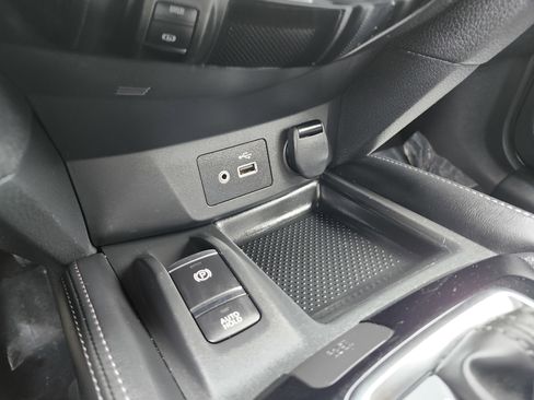 Used 2019 Nissan Rogue SL AWD/4WD image 9