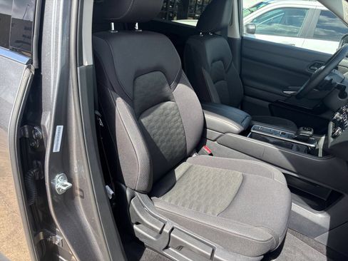 Used 2026 Nissan Pathfinder SV FWD image 39
