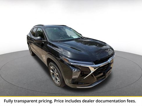 Used 2025 Chevrolet Trax LT w/ LT Convenience Package FWD image 1
