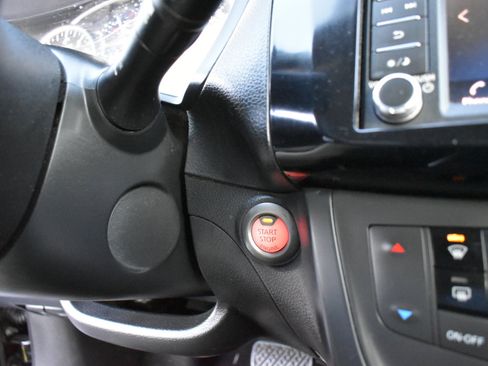 Used 2019 Nissan Sentra SV image 41