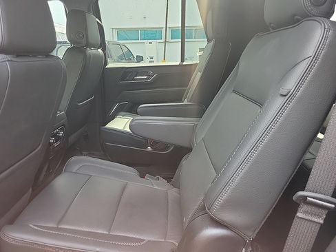 Used 2025 GMC Yukon Denali AWD/4WD image 21
