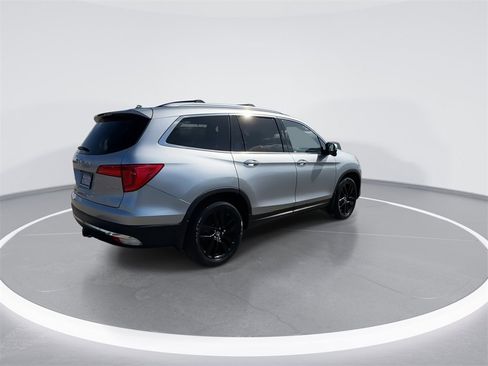 Used 2017 Honda Pilot Touring image 14
