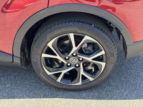 Used 2019 Toyota C-HR Limited image 19