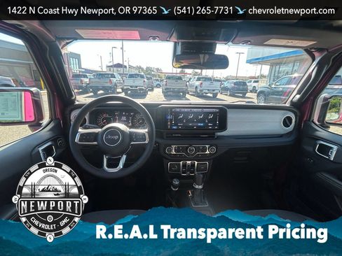 Used 2024 Jeep Wrangler Unlimited Sahara AWD/4WD image 15