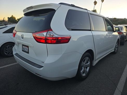 Used 2019 Toyota Sienna LE image 9