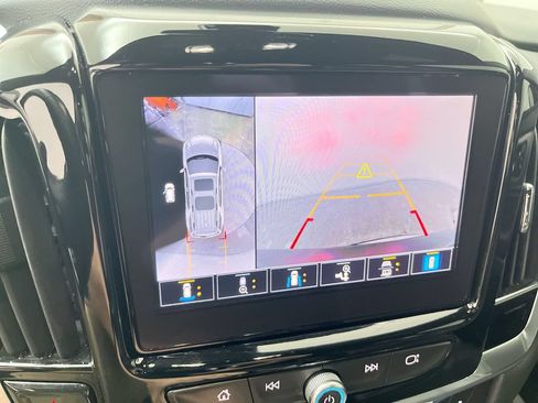 Used 2022 Chevrolet Traverse Premier w/ Redline Edition AWD/4WD image 21