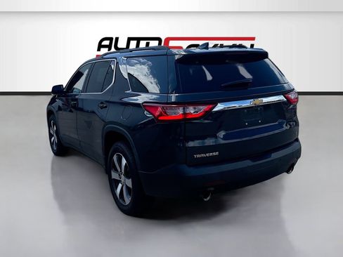 Used 2021 Chevrolet Traverse LT w/ LT Premium Package FWD image 5