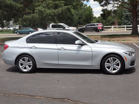 Used 2017 BMW 330i xDrive Sedan AWD/4WD image 3