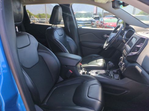 Used 2020 Jeep Cherokee Latitude Plus AWD/4WD image 27