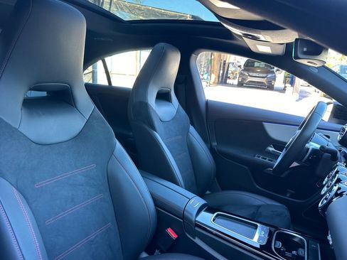 Used 2025 Mercedes-Benz CLA 250 4MATIC image 31