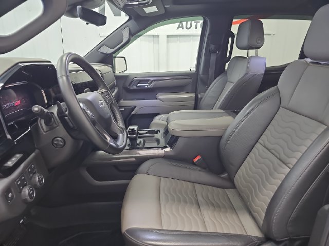 Used 2025 Chevrolet Silverado 1500 ZR2 w/ Technology Package AWD/4WD image 38