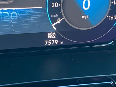 Certified 2025 Volkswagen Atlas Cross Sport SEL image 14