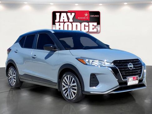 Used 2024 Nissan Kicks SV FWD image 1