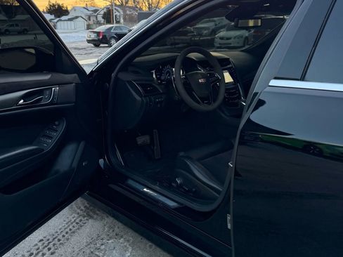 Used 2019 Cadillac CTS Luxury w/ Carbon Fiber Package image 17