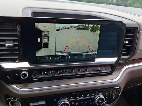 Certified 2022 GMC Sierra 1500 SLT w/ SLT Premium Plus Package AWD/4WD image 18