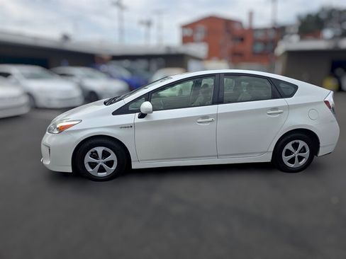 Used 2014 Toyota Prius Four FWD image 4