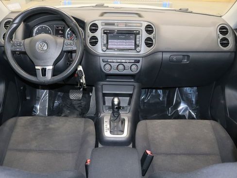 Used 2015 Volkswagen Tiguan S image 14