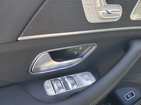 Certified 2026 Mercedes-Benz GLS 450 4MATIC image 19
