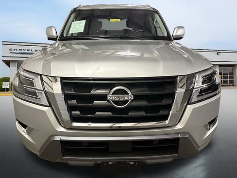 Used 2024 Nissan Armada SL w/ Captain's Chairs Package image 8