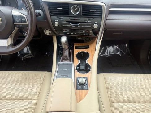 Used 2020 Lexus RX 350L Premium w/ Premium Package image 31