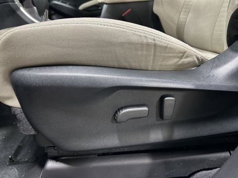 Used 2022 Subaru Ascent Premium w/ Convenience Package image 15