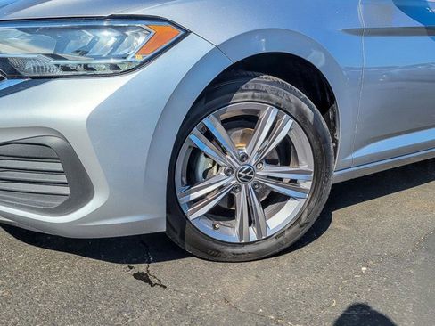 Used 2024 Volkswagen Jetta SE image 4