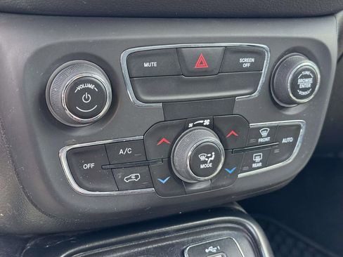Used 2019 Jeep Compass Trailhawk AWD/4WD image 19