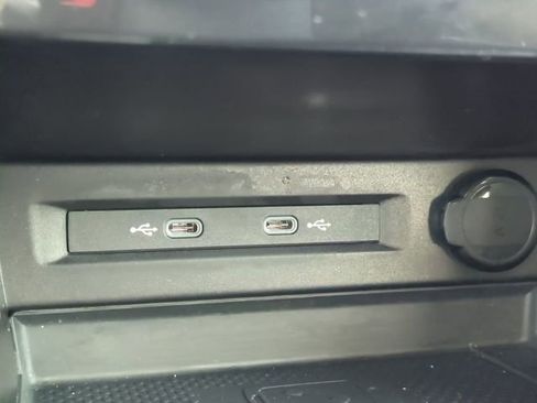 Used 2023 Volkswagen Tiguan SE R-Line image 21