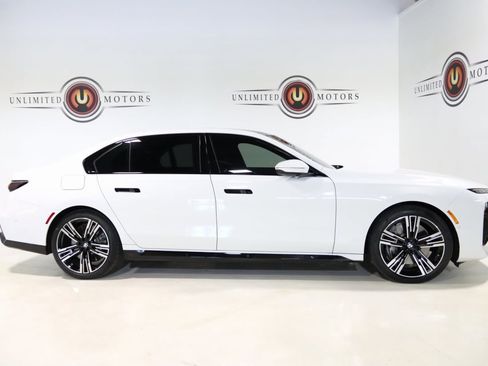 Used 2023 BMW 760i xDrive image 88