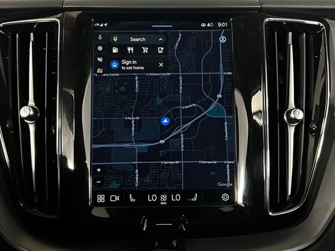 Used 2024 Volvo XC60 B5 Core image 18