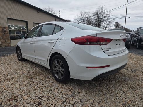 Used 2017 Hyundai Elantra SE image 5