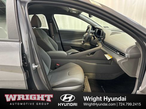 Certified 2025 Hyundai Elantra Sport FWD image 18