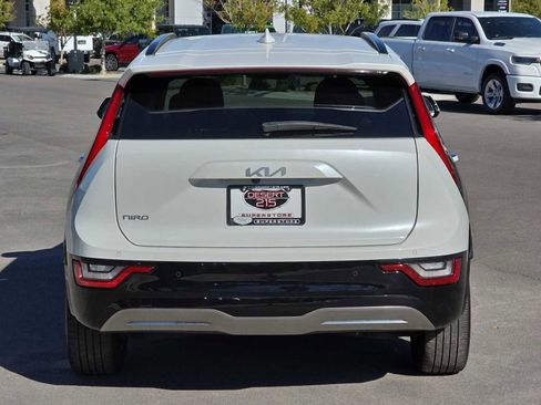 Used 2023 Kia Niro Wave image 8