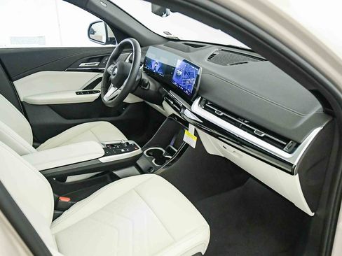 New 2026 BMW X2 xDrive28i w/ Technology Package image 16