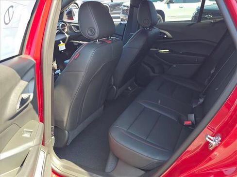 New 2026 Chevrolet Trax RS w/ Sunroof Package FWD image 17