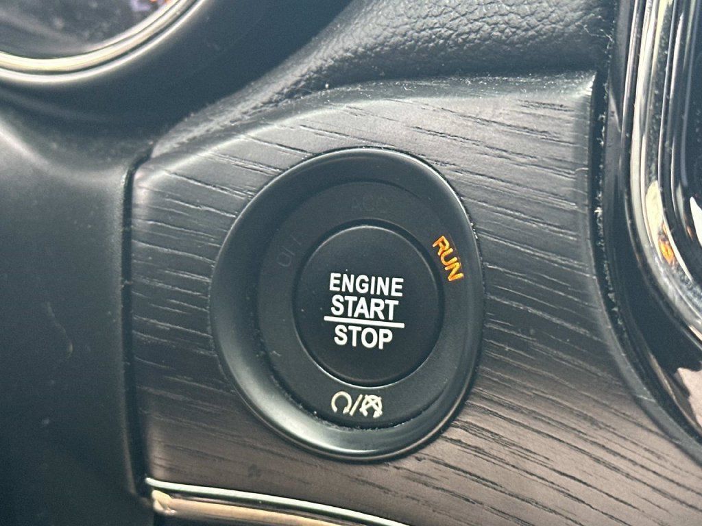 Used 2020 Jeep Grand Cherokee High Altitude AWD/4WD image 29