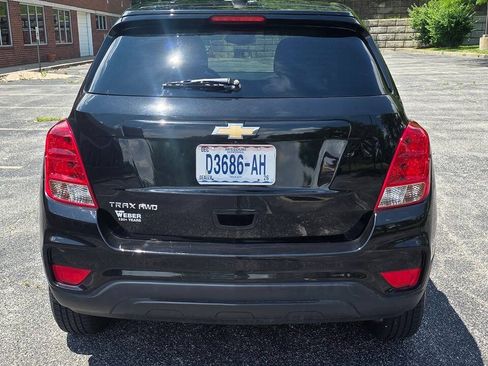 Used 2020 Chevrolet Trax LS w/ Tint and Cruise Package AWD/4WD image 8