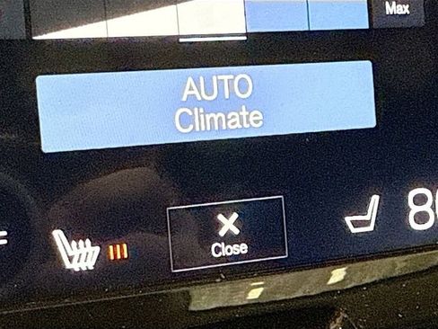 Used 2019 Volvo XC60 T5 Momentum w/ Premium Package image 22