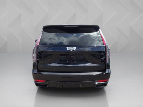 Used 2021 Cadillac Escalade Sport w/ Driver Assist Tech Package AWD/4WD image 4