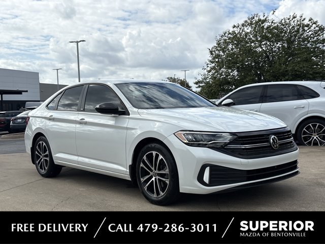 Used 2024 Volkswagen Jetta Sport FWD image 1