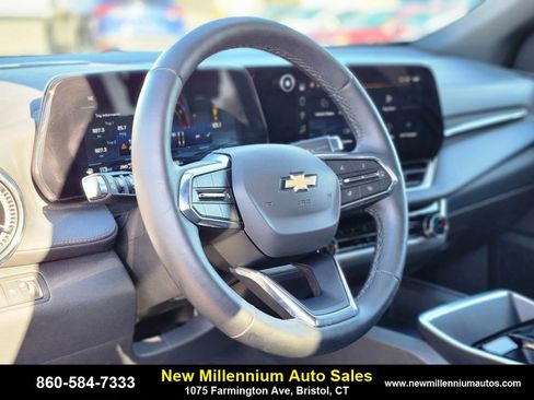 Used 2025 Chevrolet Equinox LT image 19