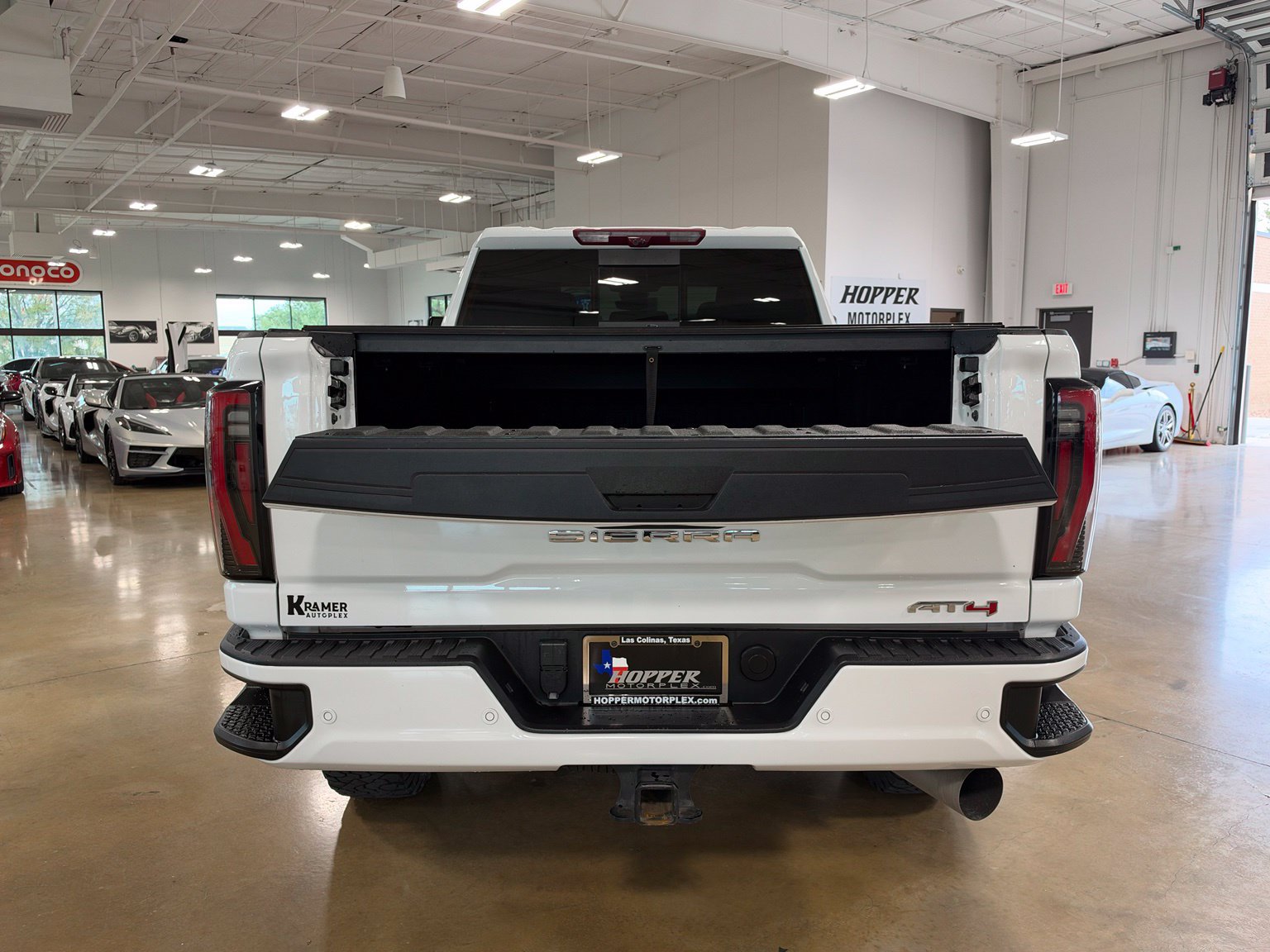 Used 2024 GMC Sierra 2500 AT4 w/ AT4 Premium Plus Package AWD/4WD image 42