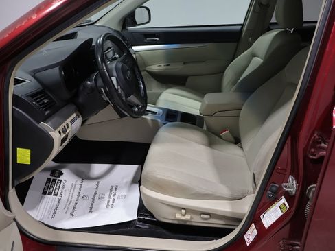 Used 2011 Subaru Outback 2.5i Premium AWD/4WD image 11