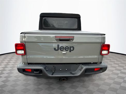 Used 2022 Jeep Gladiator Sport image 38